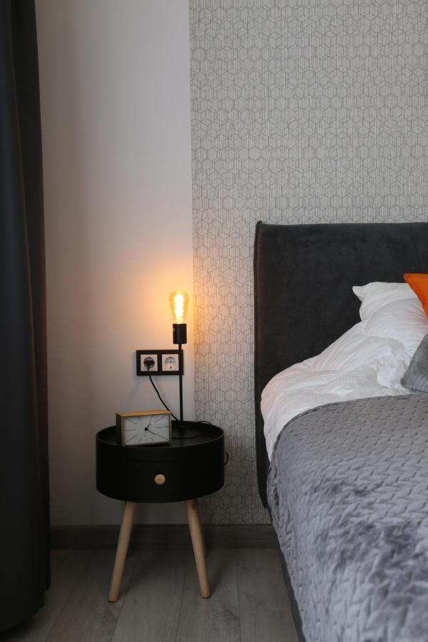 Comfy 2 Room Apartment - Free Parking - 350Mbps Wifi - Netflix Kaunas Exterior photo